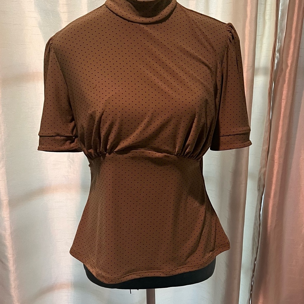 PUG olive green mock neck top sz M